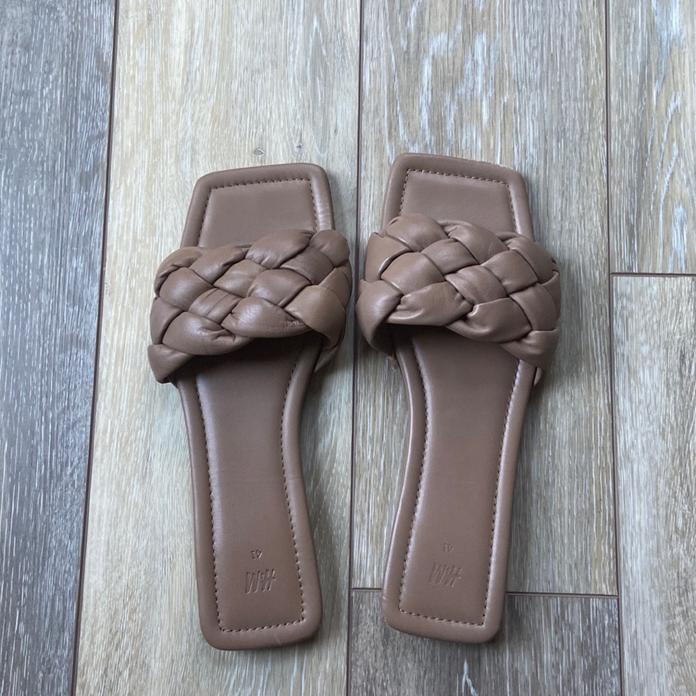 Women sandals
